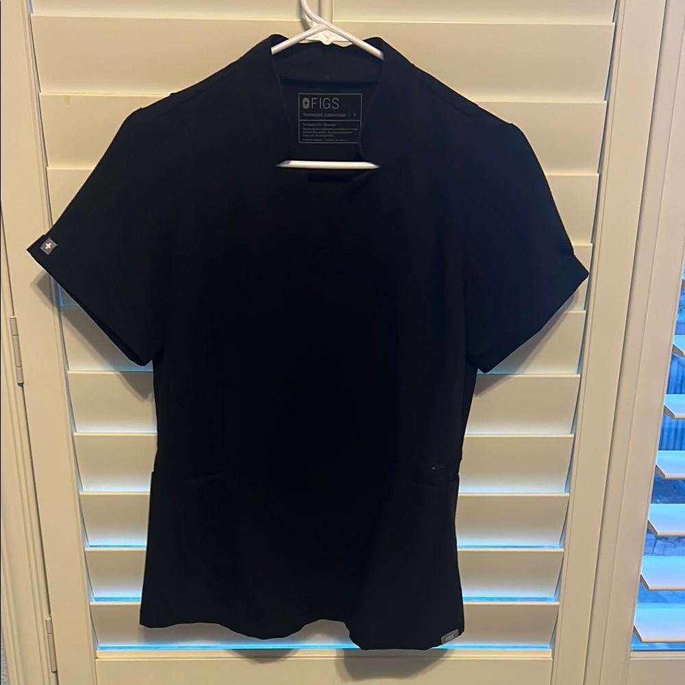 FIGS Women's Black Top